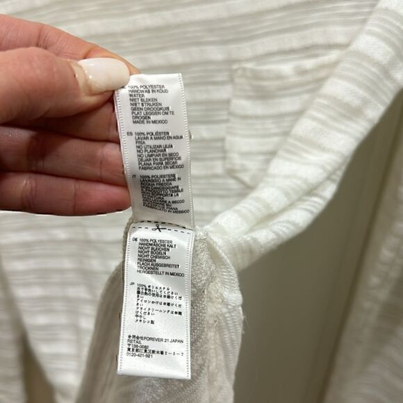 Forever 21 White Sweater Size Small - Picture 6 of 6